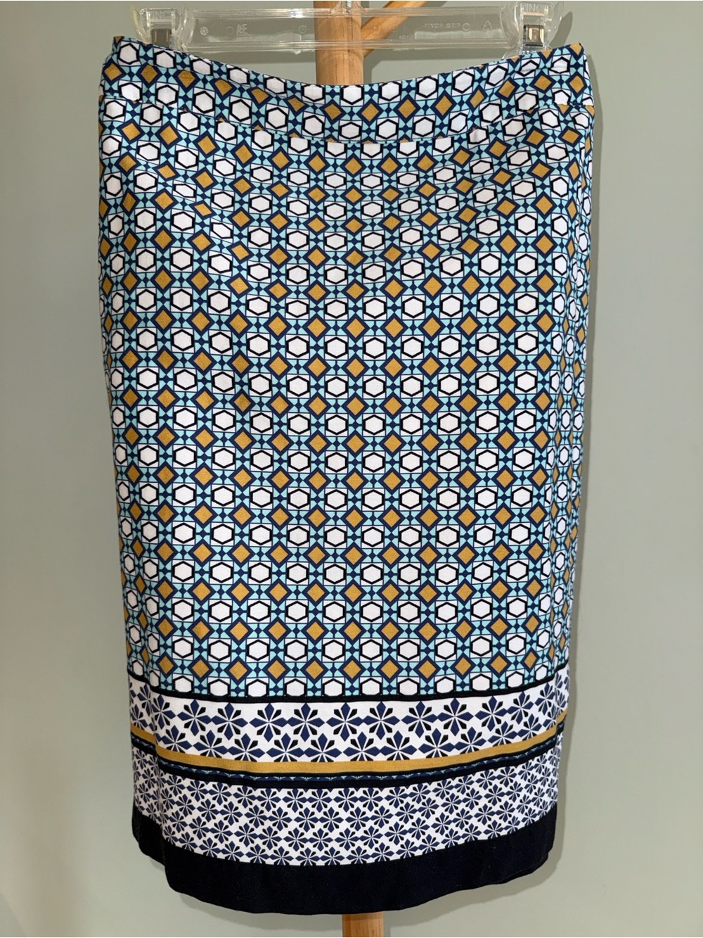 Van Heusen Navy, White & Gold Geometric Pencil Skirt NWOT
